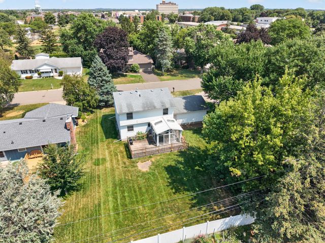 1772 Eldridge Avenue W, Roseville, MN 55113