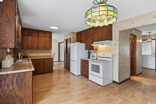 1772 Eldridge Avenue W, Roseville, MN 55113