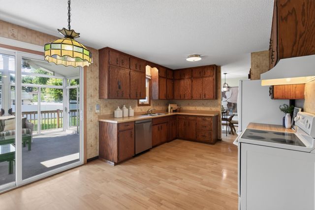 1772 Eldridge Avenue W, Roseville, MN 55113