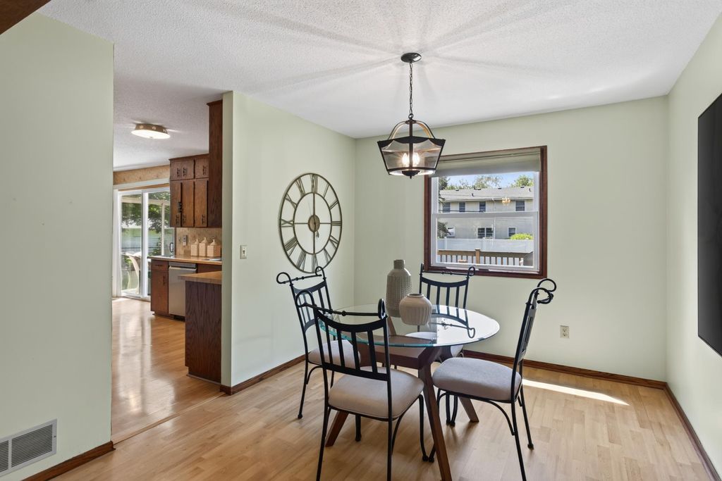 1772 Eldridge Avenue W, Roseville, MN 55113 — photo 4
