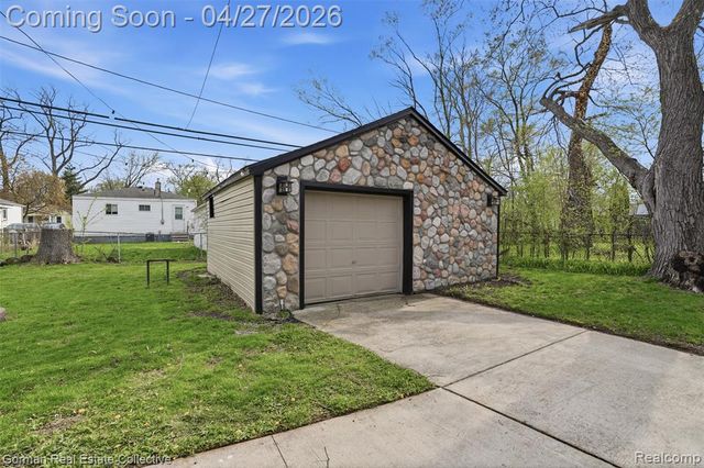 1516 Browning Street, Ferndale, MI 48220