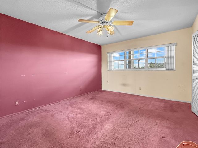 605 Oaks Drive 703, Pompano Beach, FL 33069