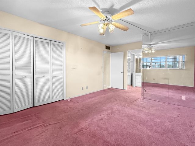 605 Oaks Drive 703, Pompano Beach, FL 33069