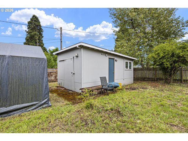 640 N GARDEN Way, Eugene, OR 97401