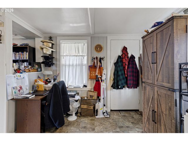 640 N GARDEN Way, Eugene, OR 97401