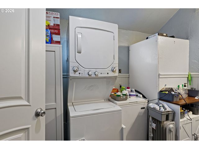 640 N GARDEN Way, Eugene, OR 97401