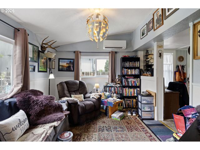 640 N GARDEN Way, Eugene, OR 97401