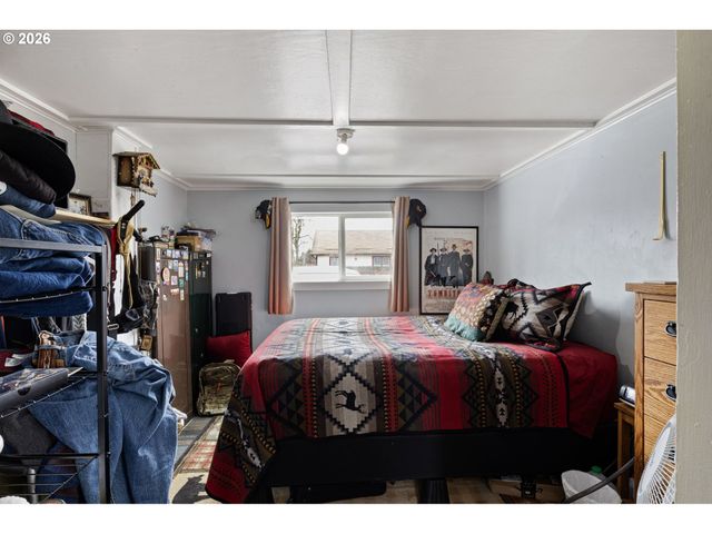 640 N GARDEN Way, Eugene, OR 97401