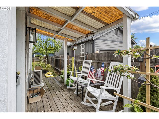 640 N GARDEN Way, Eugene, OR 97401