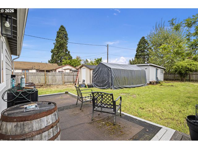640 N GARDEN Way, Eugene, OR 97401