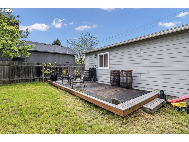 640 N GARDEN Way, Eugene, OR 97401