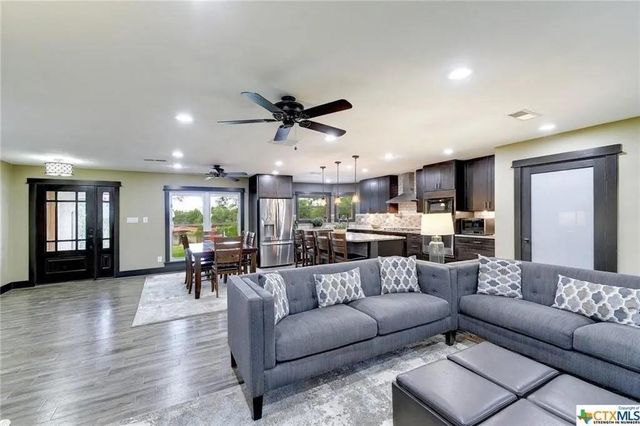 112 W Mimosa CIR, San Marcos, TX 78666