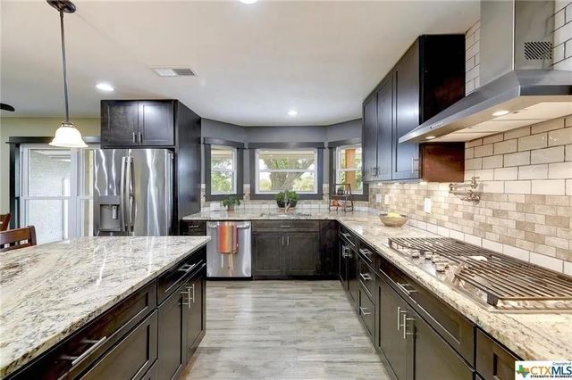 112 W Mimosa CIR, San Marcos, TX 78666
