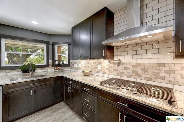 112 W Mimosa CIR, San Marcos, TX 78666