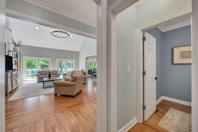 308 Creekshire Drive, Signal Mountain, TN 37377