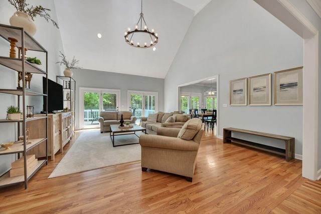 308 Creekshire Drive, Signal Mountain, TN 37377