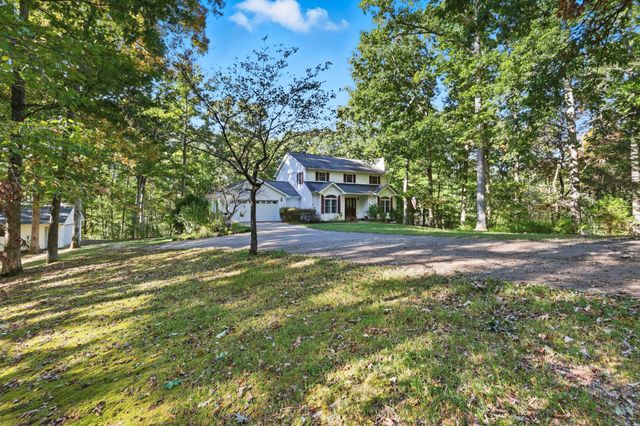 187 Oak Crest Dr, Tennessee Ridge, TN 37178