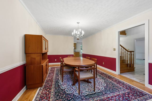 187 Oak Crest Dr, Tennessee Ridge, TN 37178