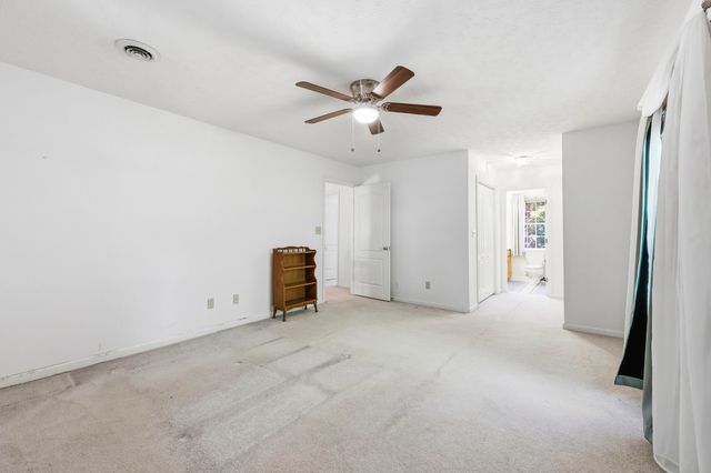 187 Oak Crest Dr, Tennessee Ridge, TN 37178