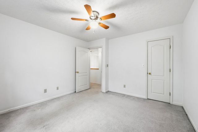 187 Oak Crest Dr, Tennessee Ridge, TN 37178