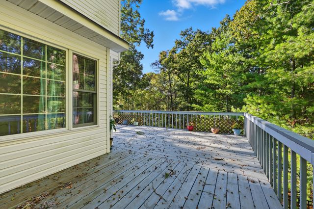 187 Oak Crest Dr, Tennessee Ridge, TN 37178