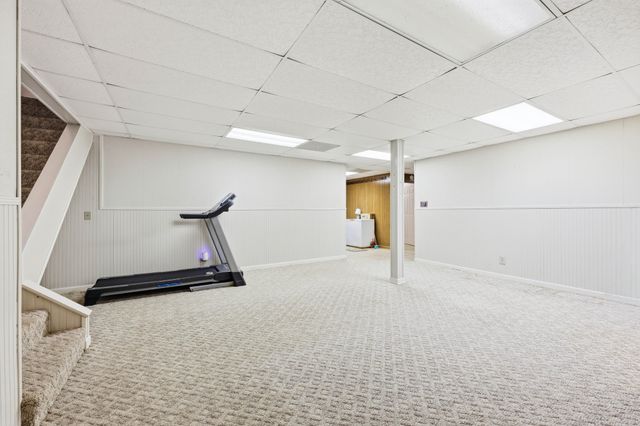 187 Oak Crest Dr, Tennessee Ridge, TN 37178