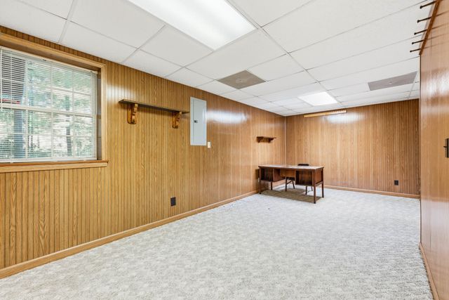 187 Oak Crest Dr, Tennessee Ridge, TN 37178