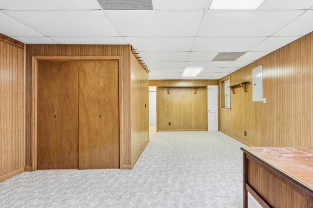 187 Oak Crest Dr, Tennessee Ridge, TN 37178