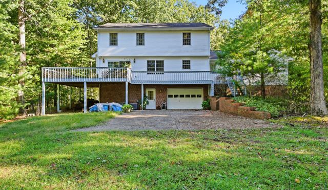 187 Oak Crest Dr, Tennessee Ridge, TN 37178