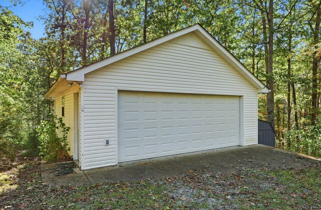 187 Oak Crest Dr, Tennessee Ridge, TN 37178