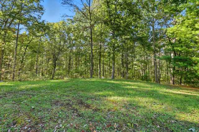 187 Oak Crest Dr, Tennessee Ridge, TN 37178