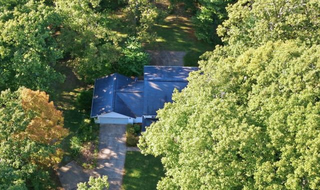 187 Oak Crest Dr, Tennessee Ridge, TN 37178