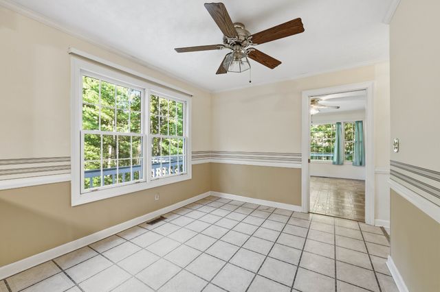 187 Oak Crest Dr, Tennessee Ridge, TN 37178