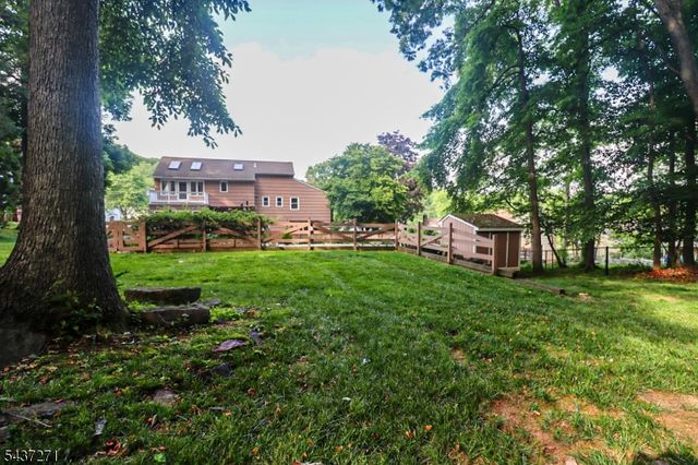 19 Mckinley Dr, Rockaway Boro, NJ 07866