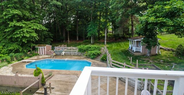 19 Mckinley Dr, Rockaway Boro, NJ 07866