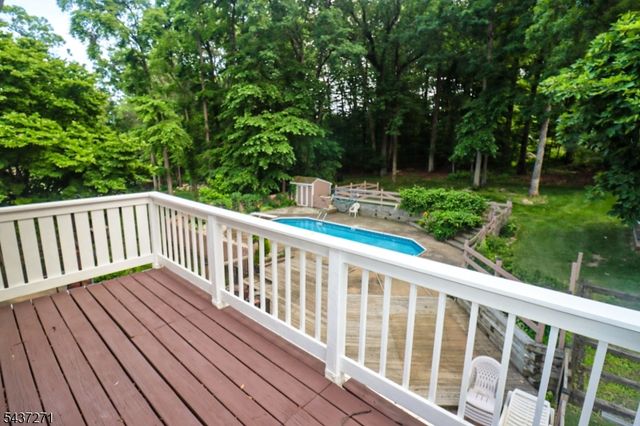 19 Mckinley Dr, Rockaway Boro, NJ 07866