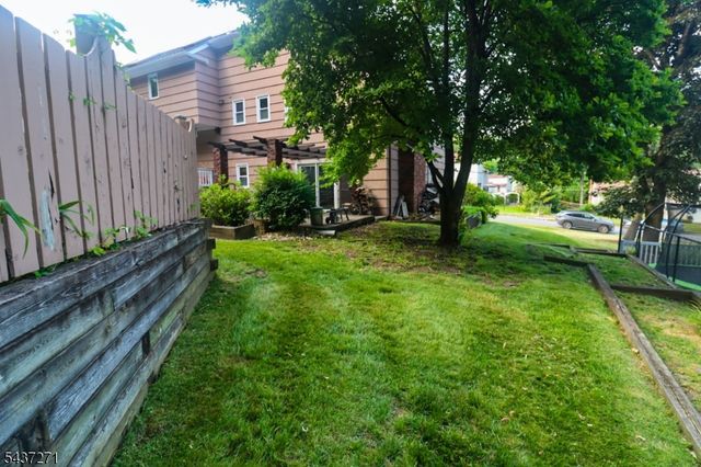 19 Mckinley Dr, Rockaway Boro, NJ 07866