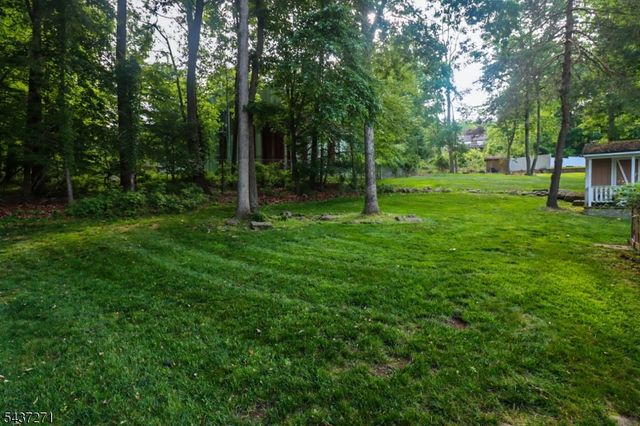 19 Mckinley Dr, Rockaway Boro, NJ 07866