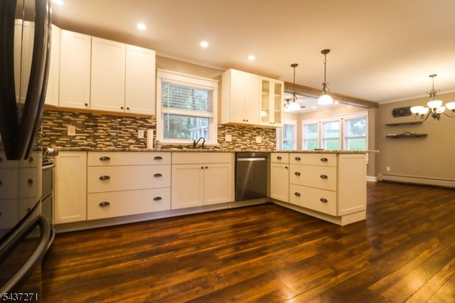 19 Mckinley Dr, Rockaway Boro, NJ 07866