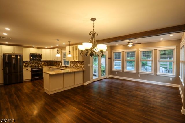 19 Mckinley Dr, Rockaway Boro, NJ 07866
