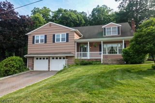 19 Mckinley Dr, Rockaway Boro, NJ 07866