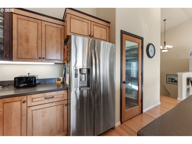 1556 Ne KENNEDY LOOP Dr, Roseburg, OR 97470