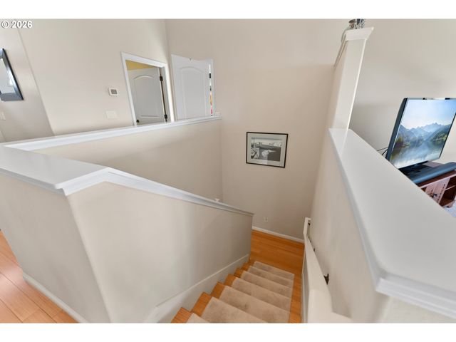 1556 Ne KENNEDY LOOP Dr, Roseburg, OR 97470