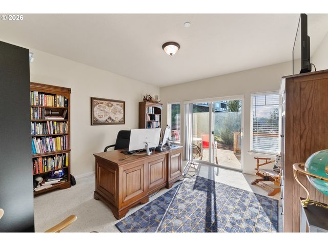 1556 Ne KENNEDY LOOP Dr, Roseburg, OR 97470