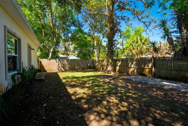 637 HOLMES AVENUE, Daytona Beach, FL 32114