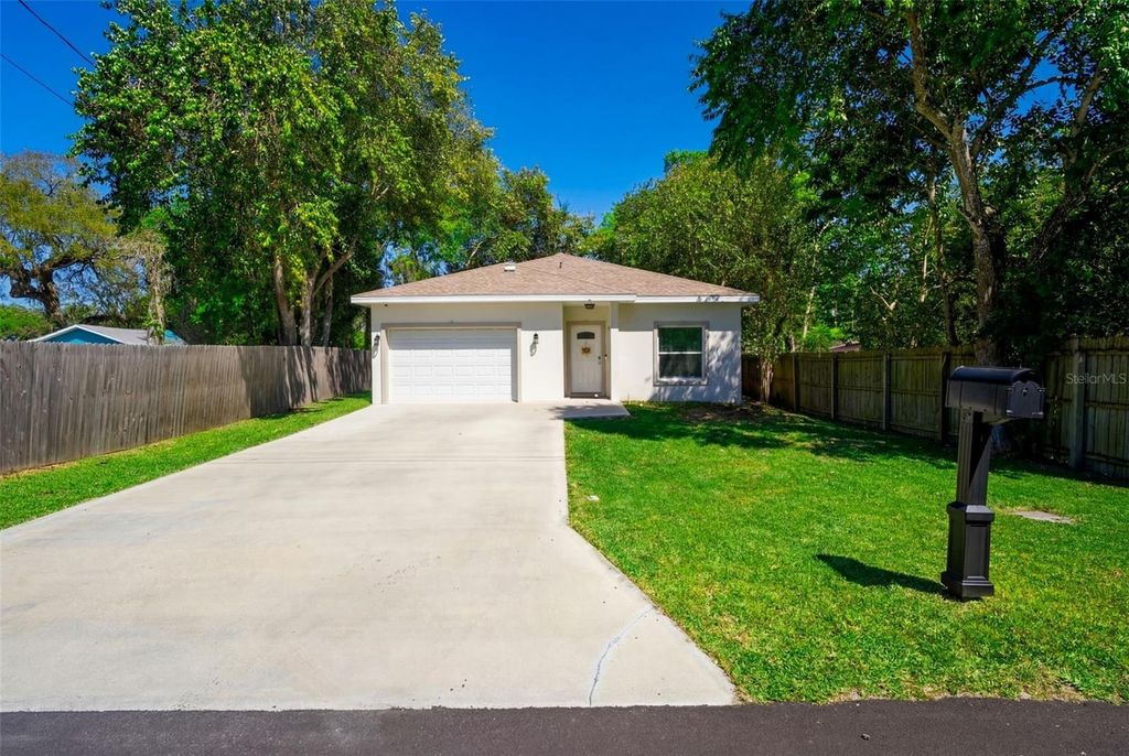 637 HOLMES AVENUE, Daytona Beach, FL 32114