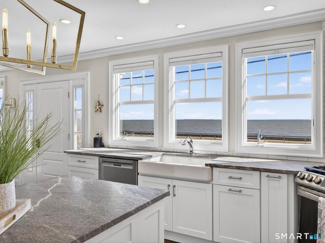 382 Maple Avenue, Old Saybrook, CT 06475