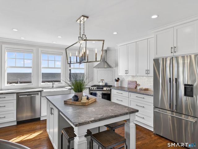 382 Maple Avenue, Old Saybrook, CT 06475