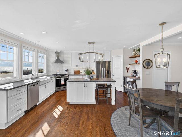 382 Maple Avenue, Old Saybrook, CT 06475