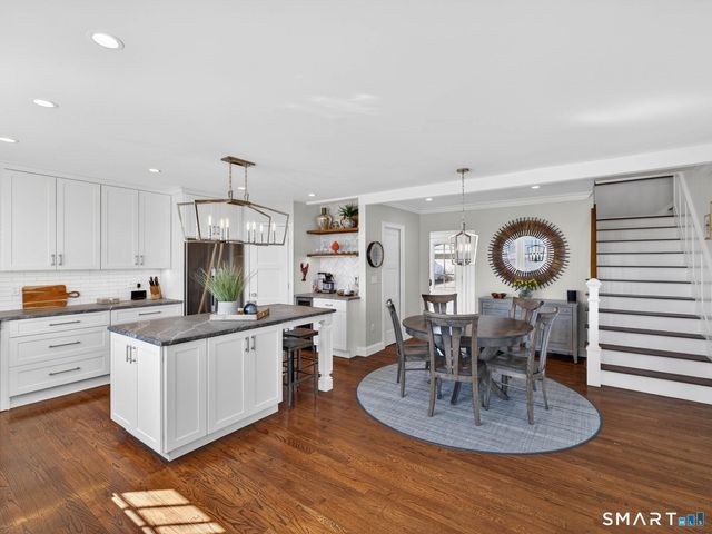 382 Maple Avenue, Old Saybrook, CT 06475